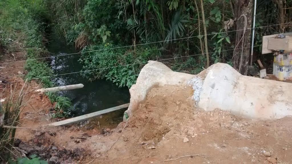 Polícia Ambiental descobre construção irregular e manilhamento de rio após informações do Linha-Verde